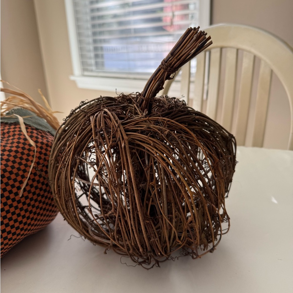 DECORATIVE SET OF TWO RUSTIC PUMPKINS, CHECKERED FABRIC STUFFED & TWIG PUMPKINS - Picture 7 of 10